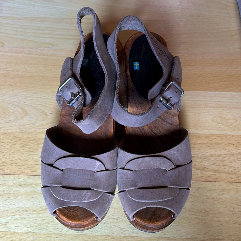 LOTTA Peep Toe Clogs Taupe Oiled Nubuck Leather on Brown Base, size 37, EUC - Picture 3 of 9